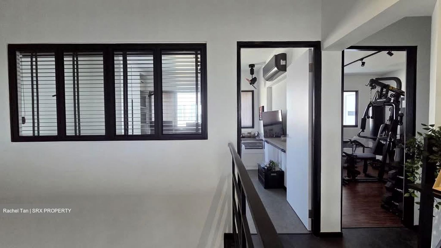 Blk 330 Bukit Batok Street 33 (Bukit Batok), HDB Executive #579723951